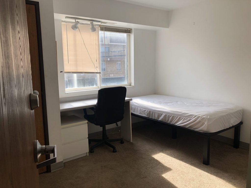 Three Bedroom Apartment/Bedroom