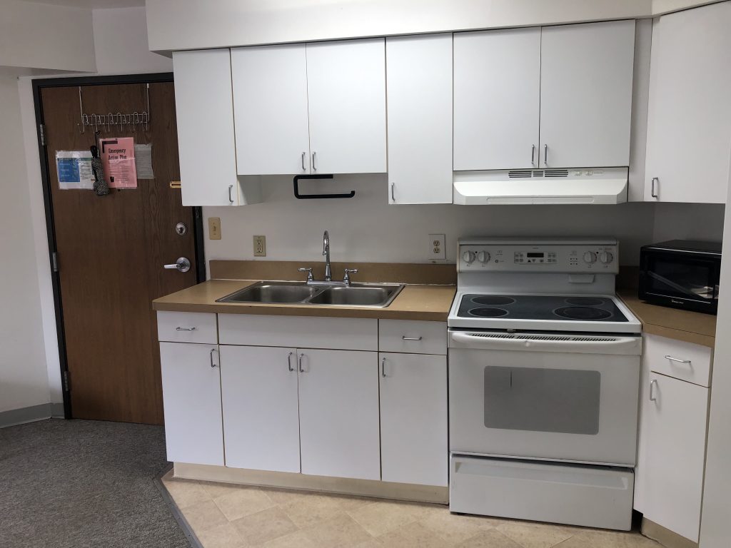 Three Bedroom Apartment/Kitchen